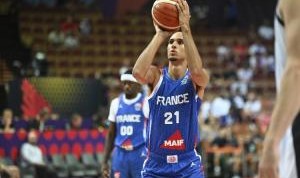 kaiyun-可圈可点！里萨谢18分钟4中3贡献10分2板2助 三分3中2