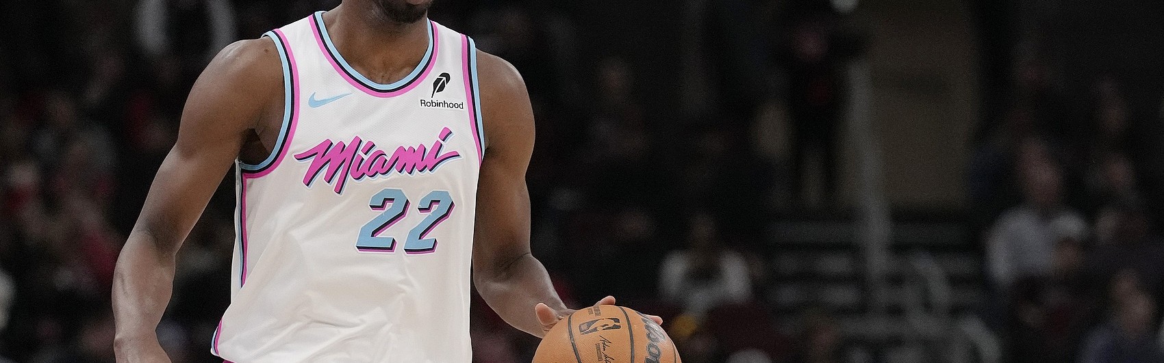 美媒设想三方交易：湖人得维金斯辅佐詹东 八村塁&amp;克内克特赴热火