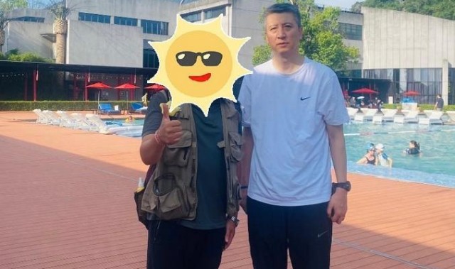 开云APP-难得休闲时光！网友在广西桂林偶遇郭士强休假