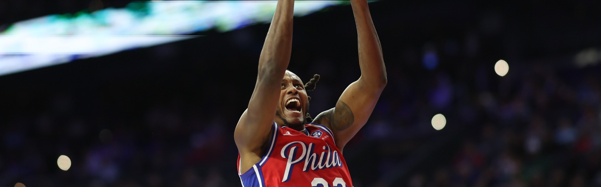 百步穿杨！贾巴里·沃克半场5中5贡献15分 三分4中4