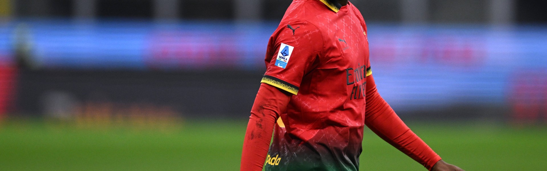 米兰跟队：莱奥仍感到小腿不适，出战博洛尼亚可能性不大