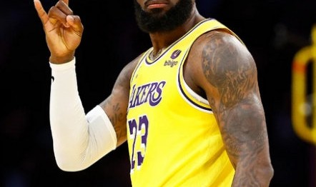 开云APP-NBA最老三双纪录前三位都是詹姆斯，未来也很难有球员能打破|俄克拉荷马雷霆队|勒布朗-詹姆斯|纽约尼克斯队|孟菲斯灰熊|洛杉矶湖人队_新浪新闻