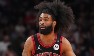 开云APP-连斩国王湖人掘金！怀特22投11中得37分3板4助2断 连续3场砍35+