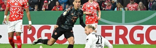 开云APP-上半场戴帽！穆西亚拉就是孔帕尼心目中的齐祖小罗