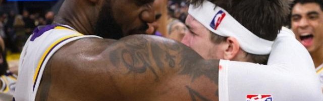 开云APP-詹库杜圣诞演绎梦幻一夜 明天仍要与残酷现实对线